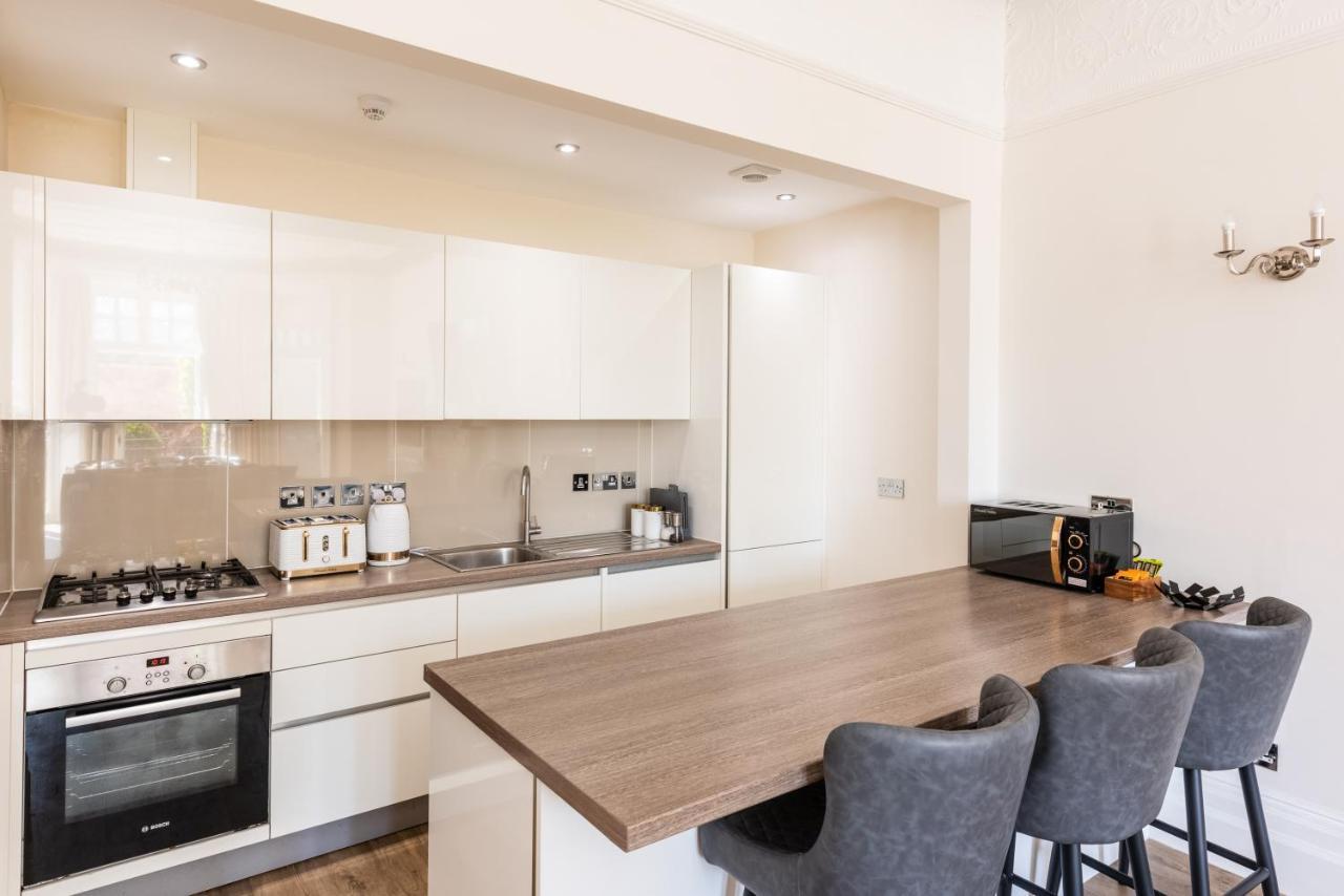 3 Bedroom Garden Apartment Opposite The Beach Brighton Eksteriør billede